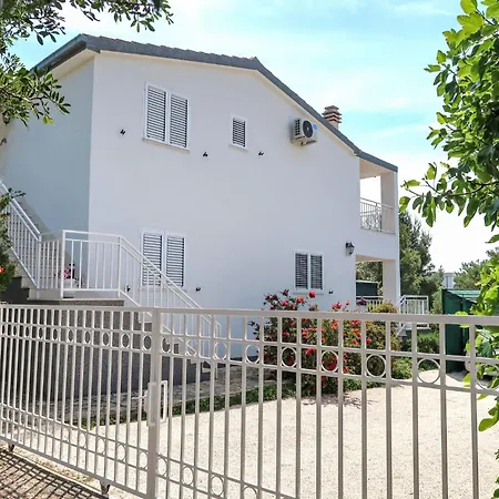 More-2 By Interhome Ražanj