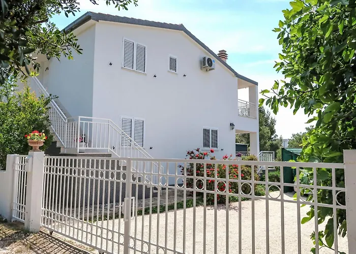 More-2 By Interhome Ražanj